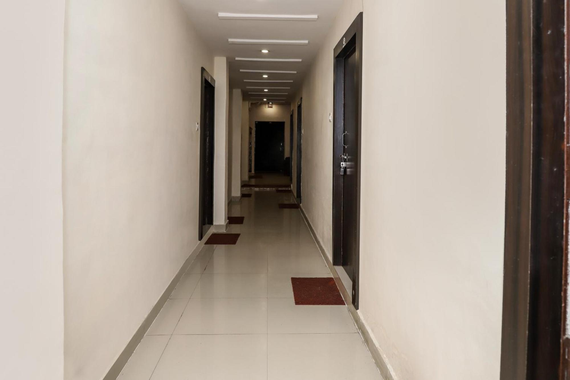 OYO 35425 Hotel Duke Inn Jhānsi Buitenkant foto