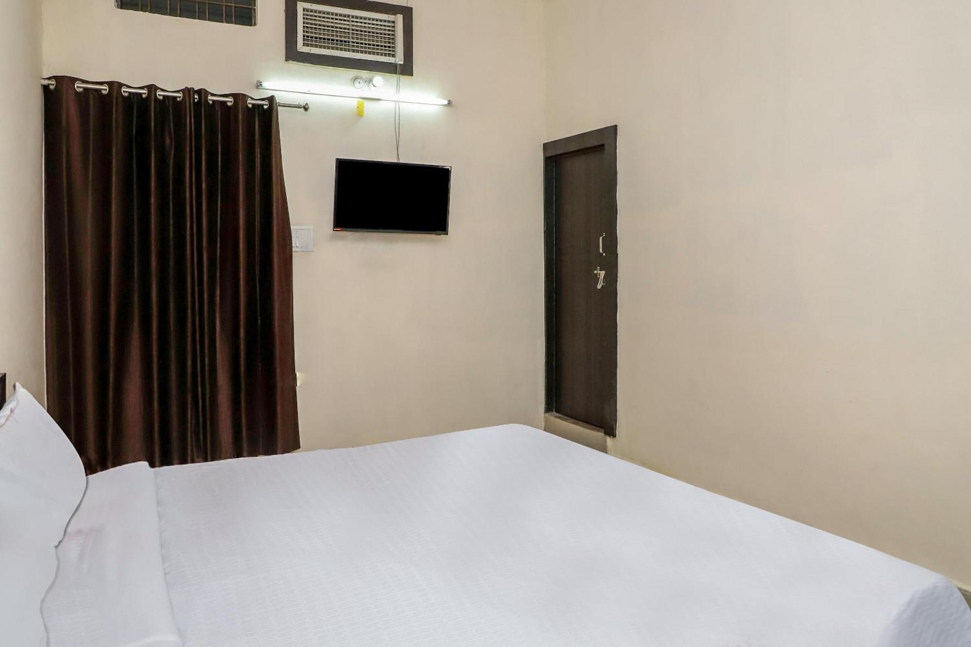 OYO 35425 Hotel Duke Inn Jhānsi Buitenkant foto