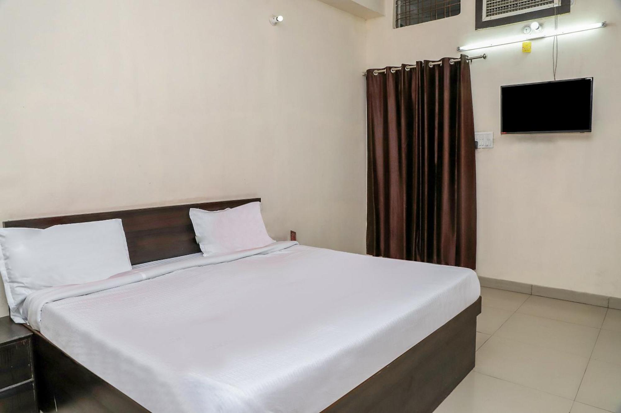 OYO 35425 Hotel Duke Inn Jhānsi Buitenkant foto